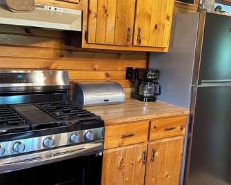 The Eagle’s Nest - 12 miles to Soaring Eagle Casino! Mt. Pleasant - Midland - Midland - Kuchyň