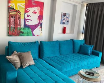 Maritimo Luxury Aparthotel - Constanţa - Living room