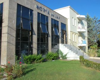 Naias - Chaniotis - Byggnad