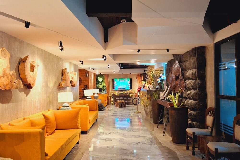Aqua Frontier Hotel and Restaurant - Batangas - Lobby