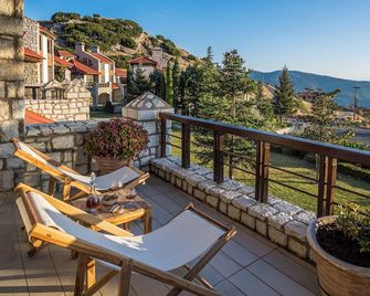 Sky Shades Villa in Arachova - Arachova - Balcón