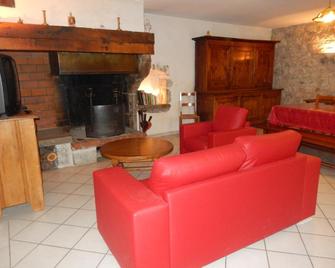 Chambres d'hôtes les Clapas - Chauzon - Sala de estar