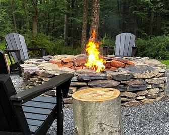 Magical Spring Getaway on Sourland Mountain Near Princeton & Lambertville - Hopewell - Patio