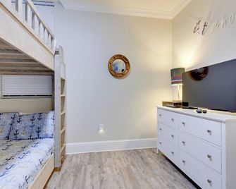Beach Access And Boardwalk Condo in Daup - Dauphin Island