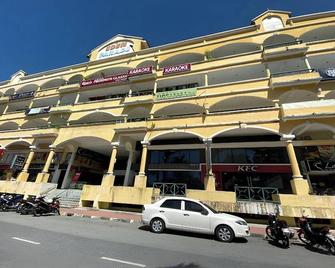 Feringghi Stay Iinn - Batu Ferringhi - Gebouw