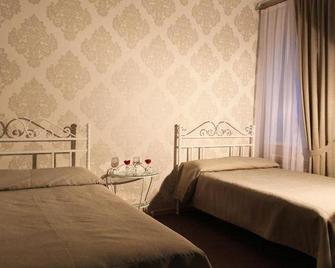 Palladium Hotel - Naberezhnye Chelny - Bedroom