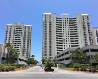 Beach Colony Resort East by Southern Vacation Rentals - Navarre - Building