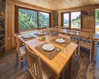 Serinyer Dag Evi - Ayder - Essbereich