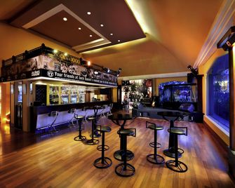 Novotel Solo - Surakarta City - Bar