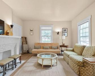 Carriage Cottage- in the Heart of Everything Delaware - Delaware - Wohnzimmer