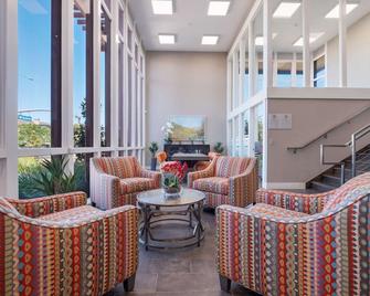 Premium Foster City 2BR w/ Gym, Pool, W/D, near highways, by Blueground - Foster City - Lounge