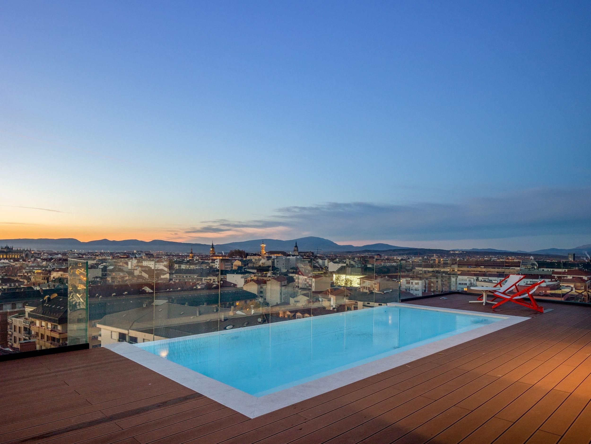 Kora Green City - Aparthotel Passivhaus - Vitoria-Gasteiz - Pool