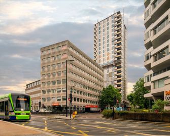 easyHotel Croydon - Croydon - Building