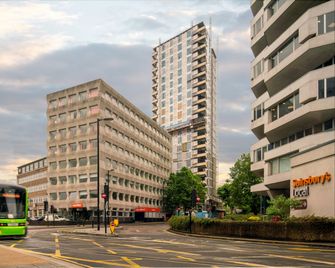 easyHotel Croydon - Croydon - Edificio