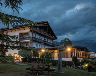 Hotel Latemar - Castello di fiemme - Gebouw