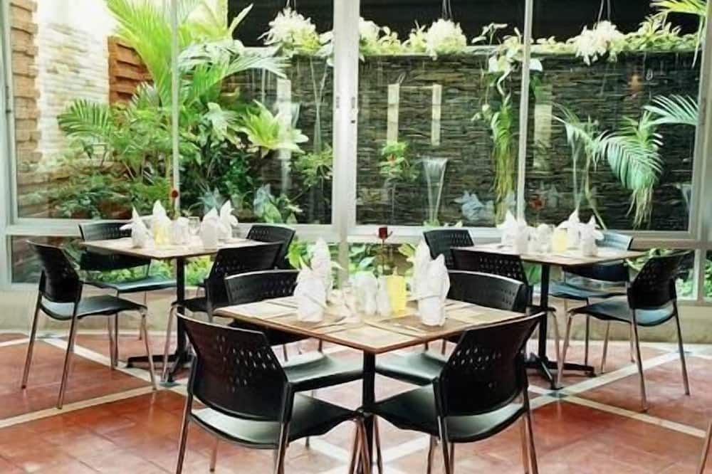 هادياي جولدن كراون هوتل - هات ياي - مطعم