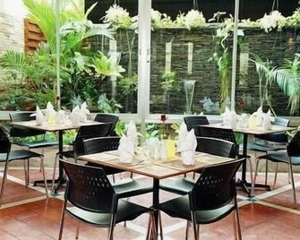 Hatyai Golden Crown Hotel - האט יאי - מסעדה