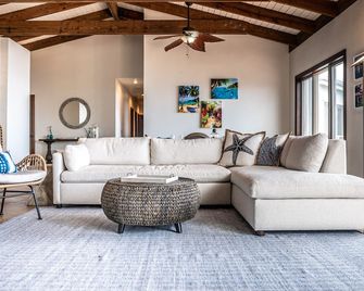 Private Oasis with Incredible Views - Saint Thomas Island - Living room