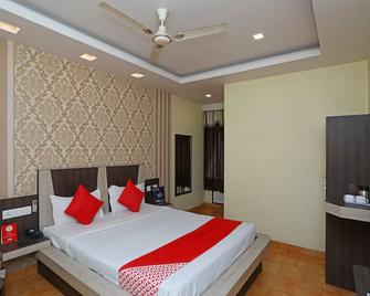 OYO 29689 Hotel Pramod - Sambalpur - Bedroom