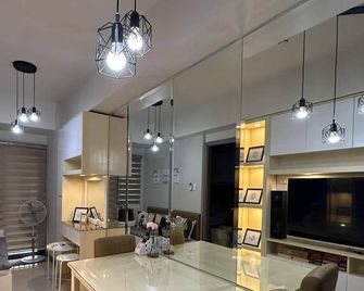 Mel and Rose Place in S Residences Tower 1 MOA - Pasay - Dining room