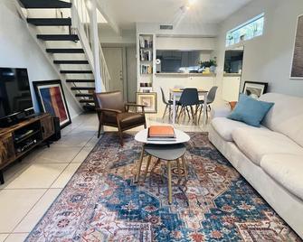 Pet-Friendly Uptown Dallas Loft with Patio & Grill - Dallas - Sala de estar