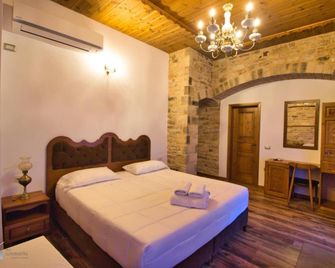 Hotel Praga - Gjirokastër - Chambre