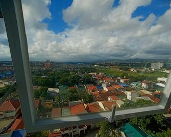 Pandora's Nest - Cainta - Balcón