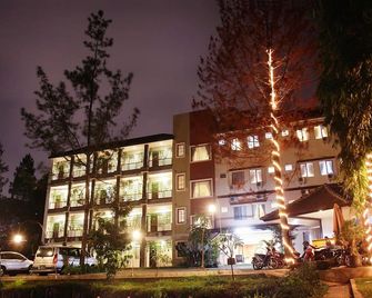 Lotus Bandung Hotel, Cafe, And Meeting Place - Bandung - Edificio