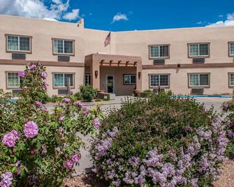 Econo Lodge Inn & Suites - Santa Fe - Κτίριο