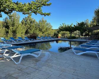 Residences Les Bernardins - Tourtour - Piscina