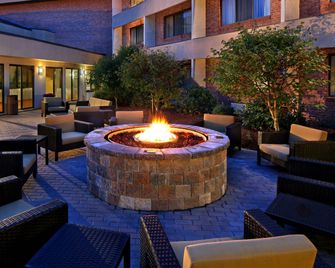 Courtyard by Marriott Hartford Cromwell - Cromwell - Патіо