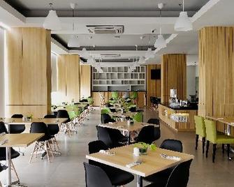 Favehotel Karawang - Karawang - Restaurant
