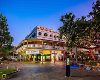 Hides Hotel Cairns - Cairns - Building