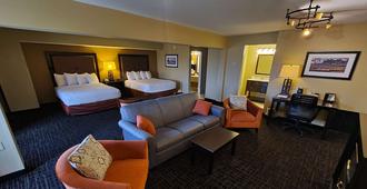 Best Western PLUS North Platte Inn & Suites - North Platte - Schlafzimmer