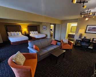 Best Western PLUS North Platte Inn & Suites - North Platte - Bedroom