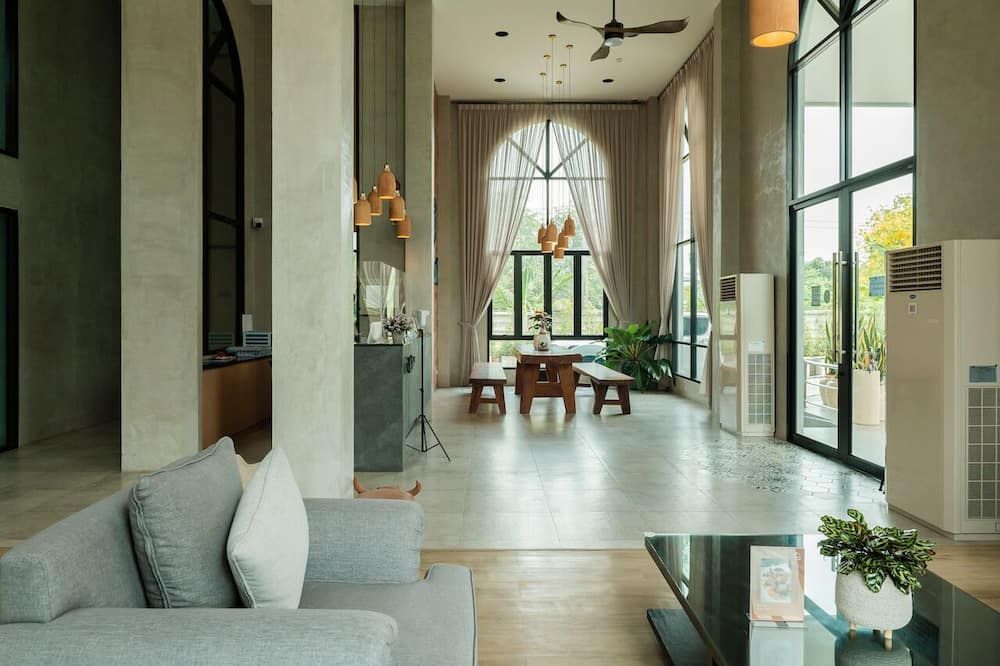 Le Lert Hotel Ratchaburi - Ratchaburi - Salónek