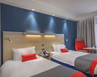 Holiday Inn Express Kettering by IHG - Kettering - Bedroom