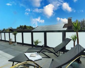 'Penthouse Suite' mit Whirlpool Romantik und Privatsphäre - Rosenheim - Balcon