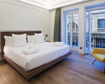 One Shot Palacio Reina Victoria 04 - Valencia - Bedroom