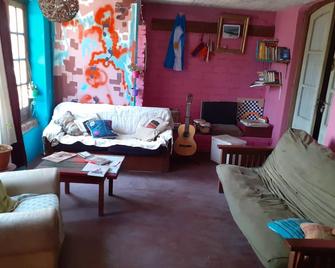 Hostel El Viaje - Mina Clavero - Sala de estar