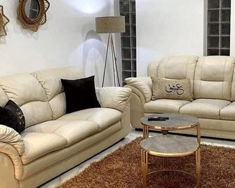Cozy 1BR Retreat, Steps to Sand - Sousse
