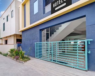 Deluxe Rsl Guest House - Guntūr - Building