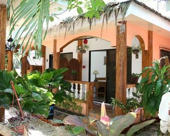 Dave's Straw Hat Inn - Boracay - Edificio