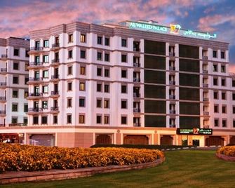 Al Waleed Holiday Homes - Dubai - Building