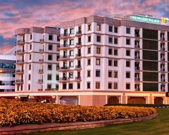 Al Waleed Holiday Homes - Dubai - Building