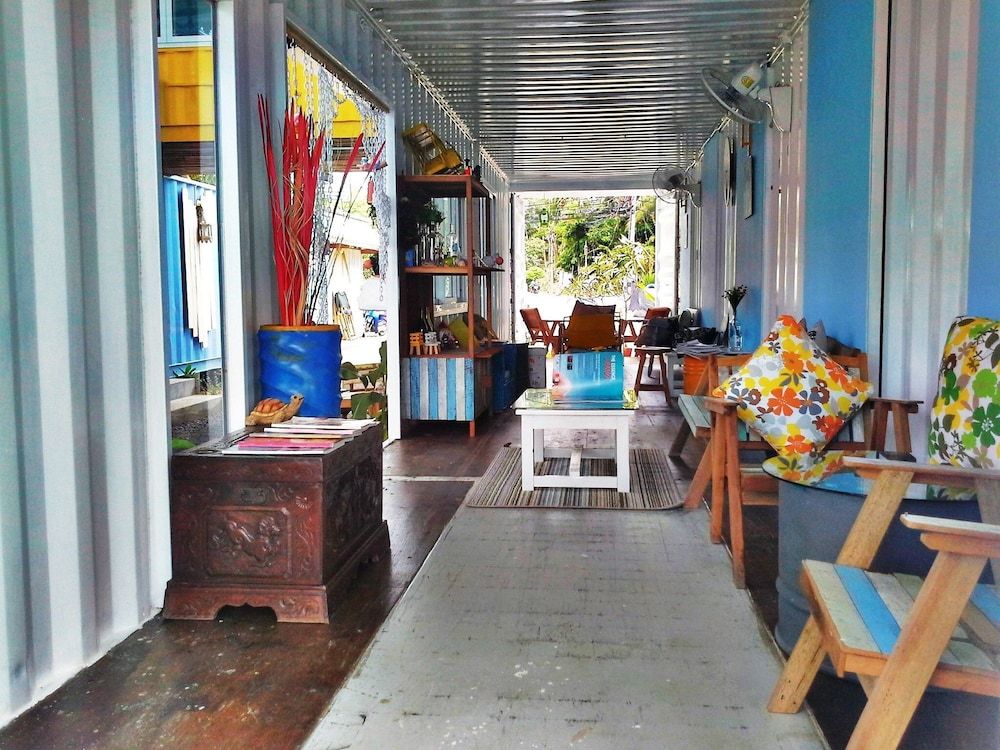 Think & Retro Cafe Lipa Noi Samui