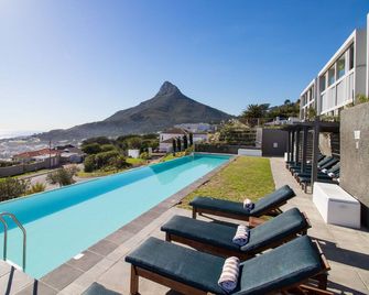 Camps Bay One Bedroom apartment - luxury stay with sea view - Cape Town - Pool