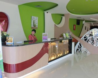 Hotel Jolin - Makassar - Front desk