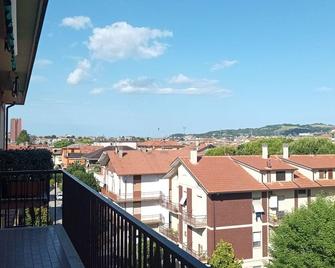 VerdeMare Home in Pesaro Apartment for families - Pesaro - Balcó