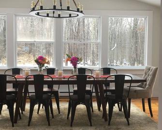 Tyler Hill - Catskill Country Getaway - Minutes To Wedding Venues - Roxbury - Dining room